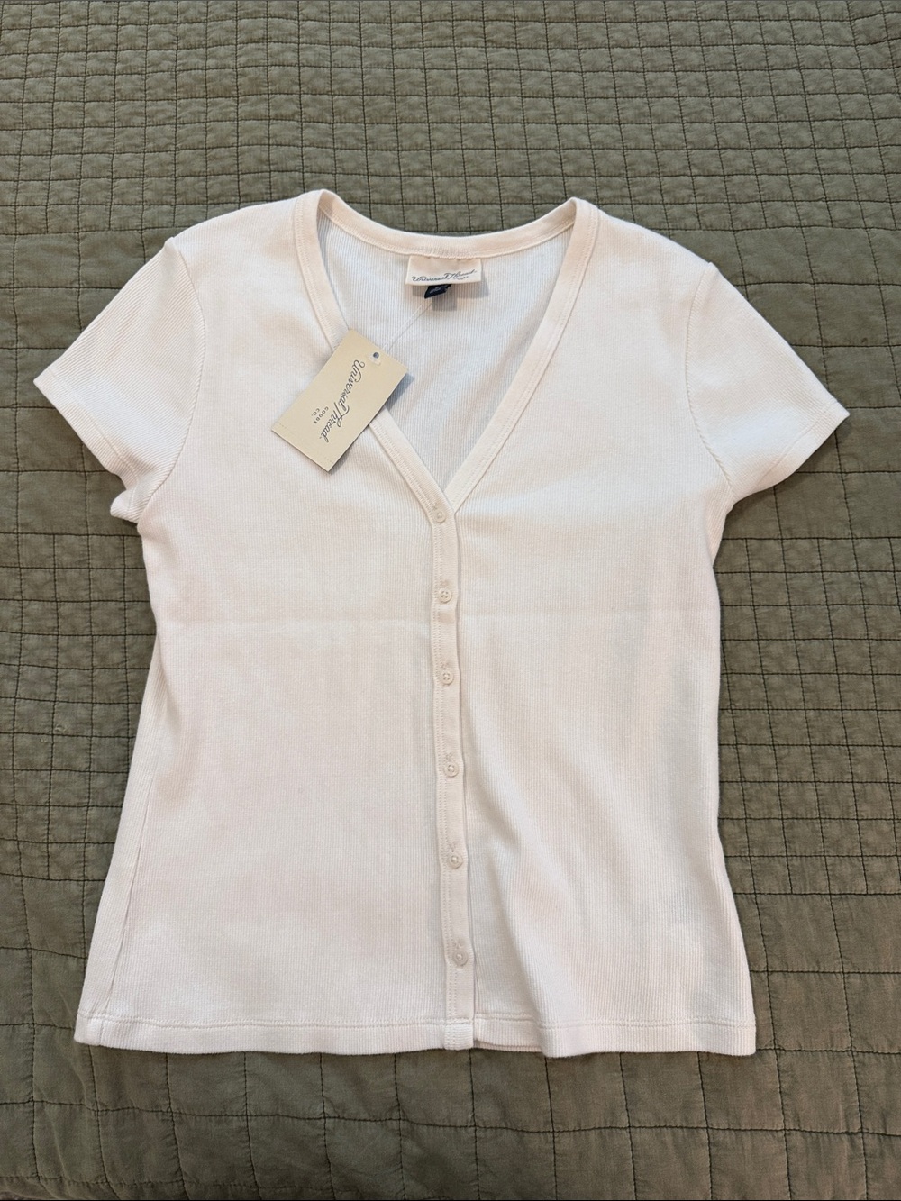 Universal thread Cream Short-Sleeve V-Neck Button Front Top